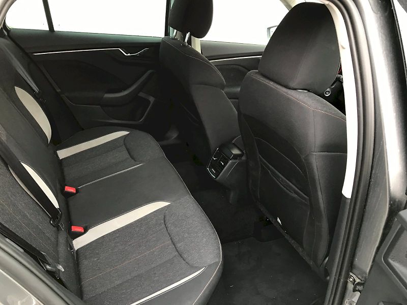 Škoda Kamiq (2025) SELEC TSI 110/1.5 A7F - fotka 12 z 28