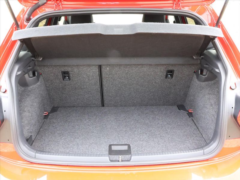 Volkswagen Polo 2,0 TSI GTI 147kW DSG LED Beat - fotka 10 z 28