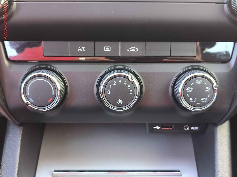 Škoda Octavia (2014) 1.4 TSi, Ambition, +kola - fotka 14 z 18
