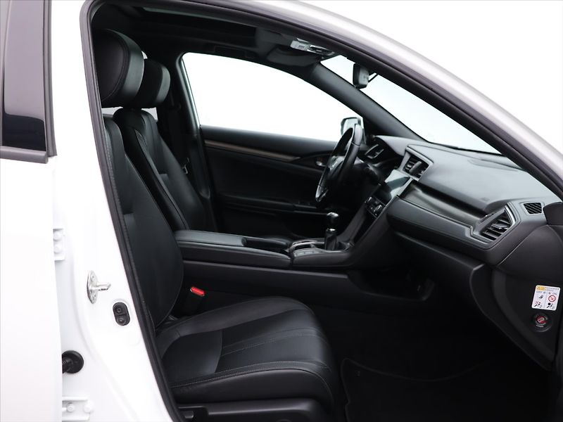 Honda Civic 1,0 VTEC 93kW Executive - fotka 11 z 27