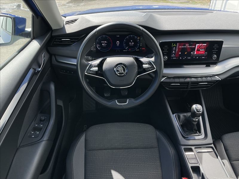 Škoda Octavia 2,0 TDI Ambition Plus LED+PDC - fotka 7 z 23