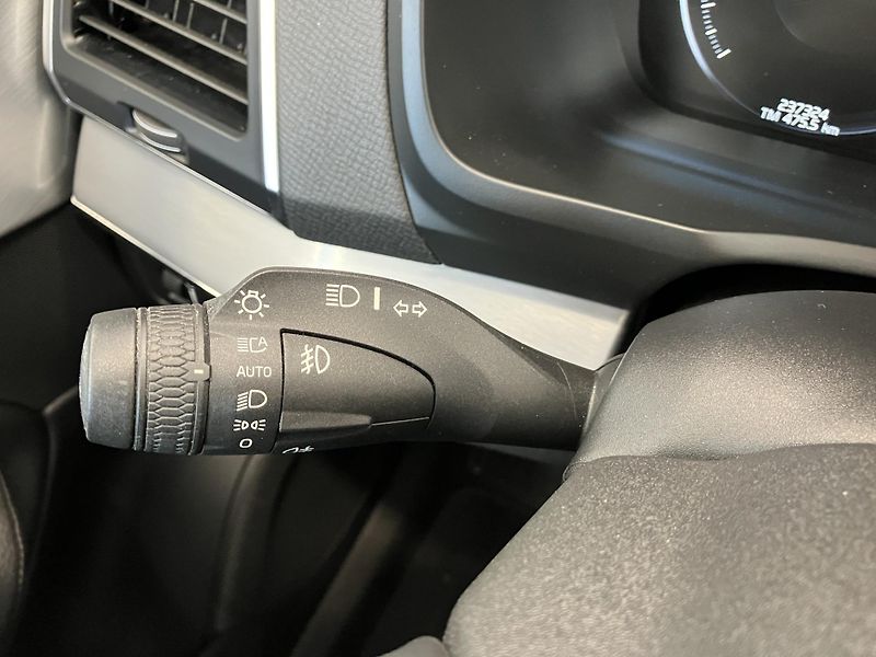 Volvo XC90 D5 AWD Momentum AT8, ČR - fotka 24 z 50