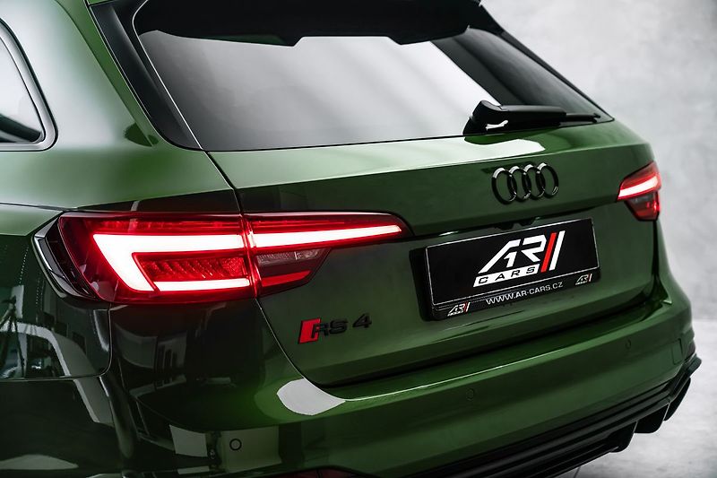 Audi RS 4 RS4  TFSI quattro, keramiky - fotka 9 z 27
