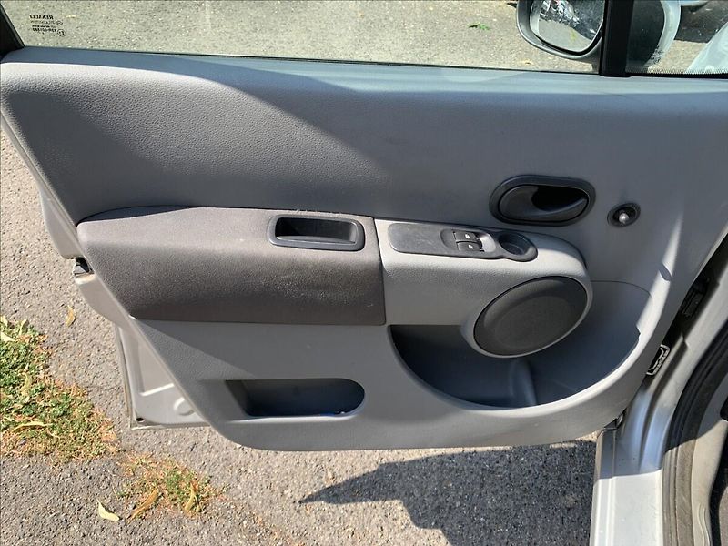 Renault Modus 1,2 ČR,KLIMATIZACE - fotka 14 z 17