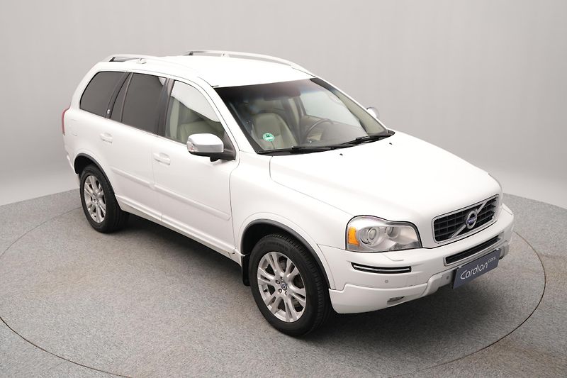 Volvo XC90 D5 AWD EXECUTIVE AUT CZ - fotka 13 z 36