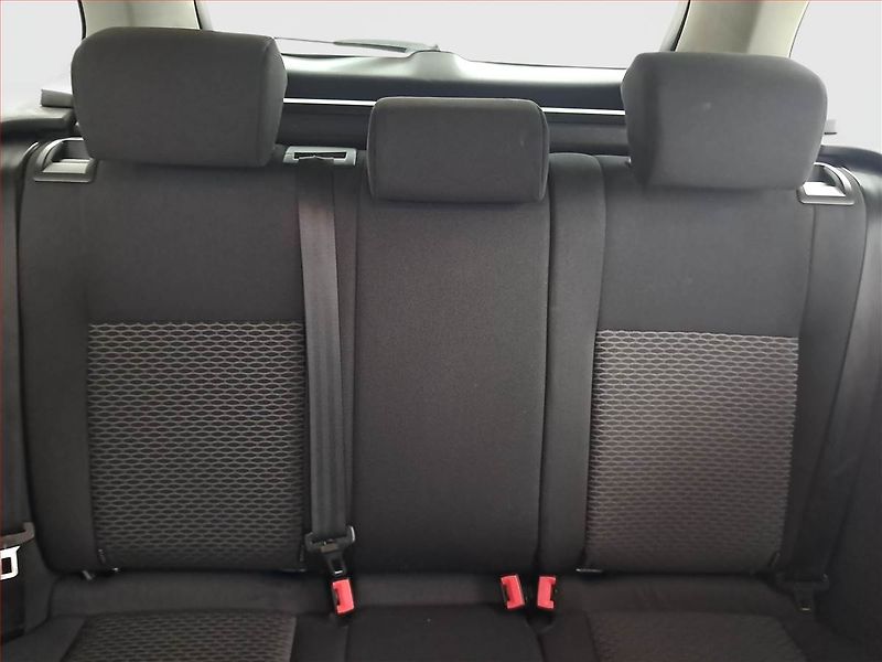 Volkswagen Golf (2010) 1.6 TDI, nová STK, udržované - fotka 10 z 15