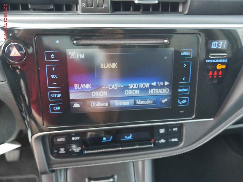 Toyota Corolla (2018) 1.6i, 1.maj,ČR, AC, TZ, park - fotka 11 z 16