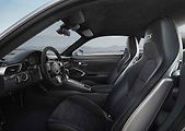 Porsche 911 Carrera GTS.