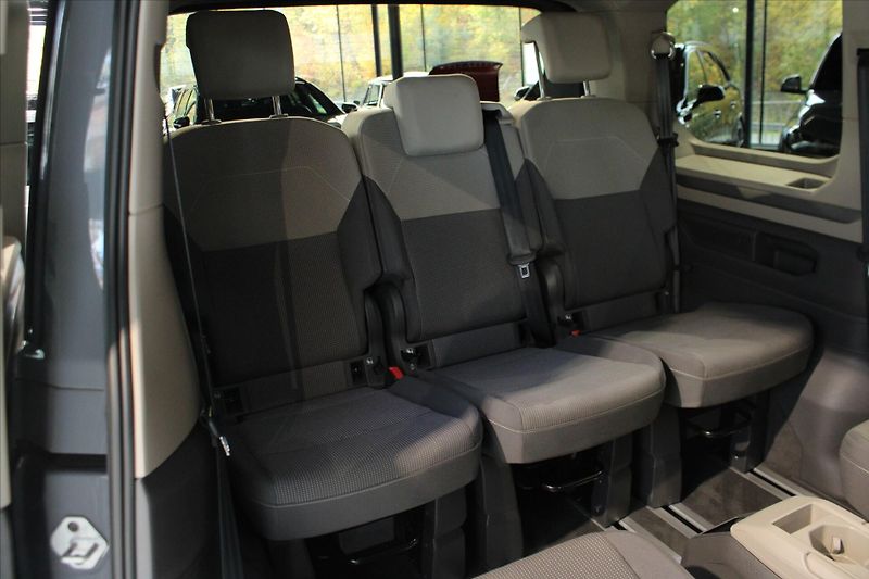 Volkswagen Multivan T7 TDi DSG Edition ACC/NezTop/ - fotka 31 z 38