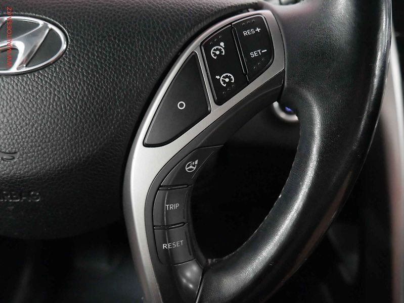 Hyundai i30 (2015) 1.6GDi, 1.maj,ČR, servis - fotka 13 z 21
