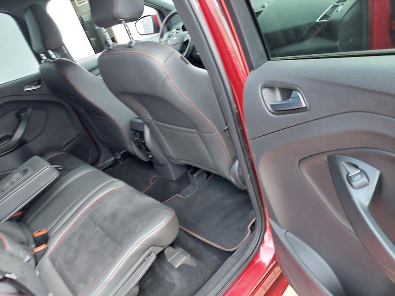 Ford Kuga (2018) ST Line  - fotka 24 z 33