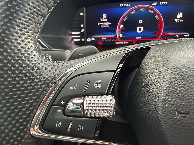 Škoda Superb Sportline 2,0TSI 140kW DSG - fotka 6 z 17