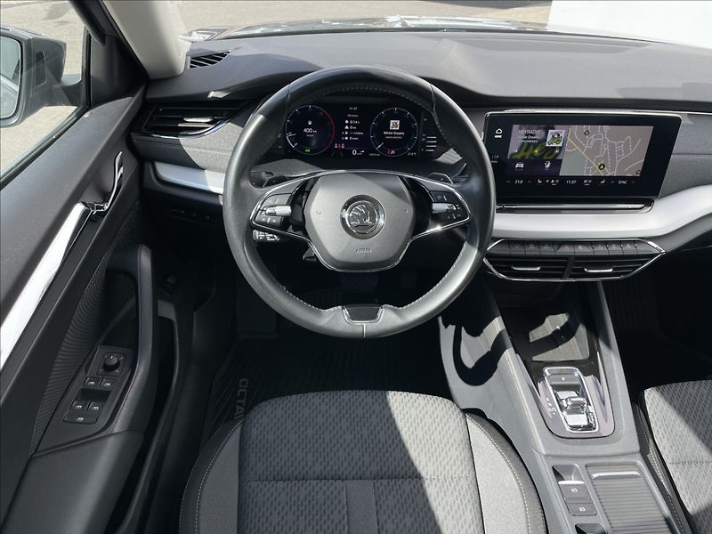Škoda Octavia 2,0 TDI DSG Style Plus NAVI - fotka 7 z 24
