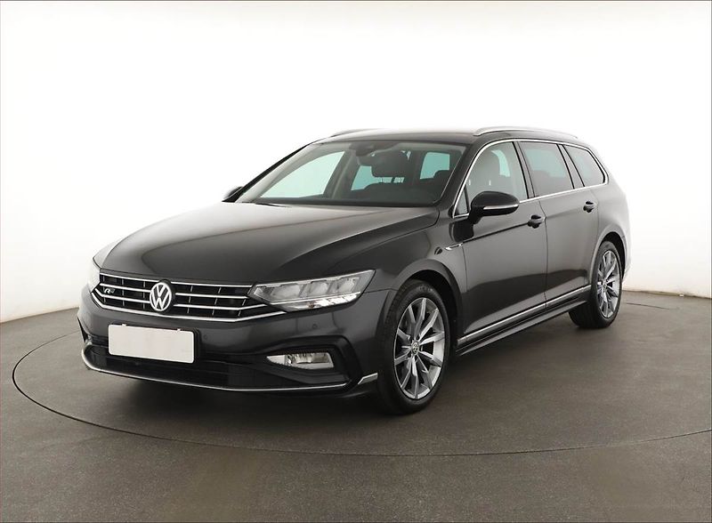 Volkswagen Passat (2020) R-Line 2.0 TDI - fotka 2 z 20