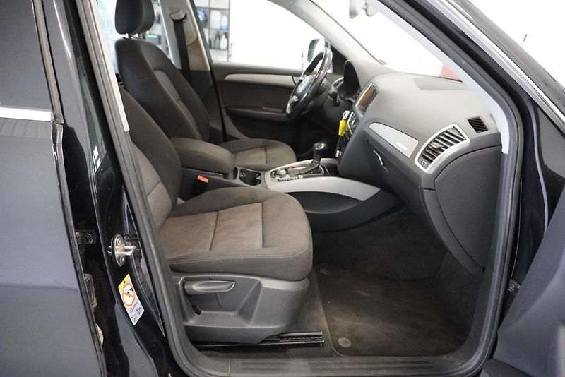 Audi Q5 VAN 3,0 TDI QUATTRO AUT. - fotka 26 z 28