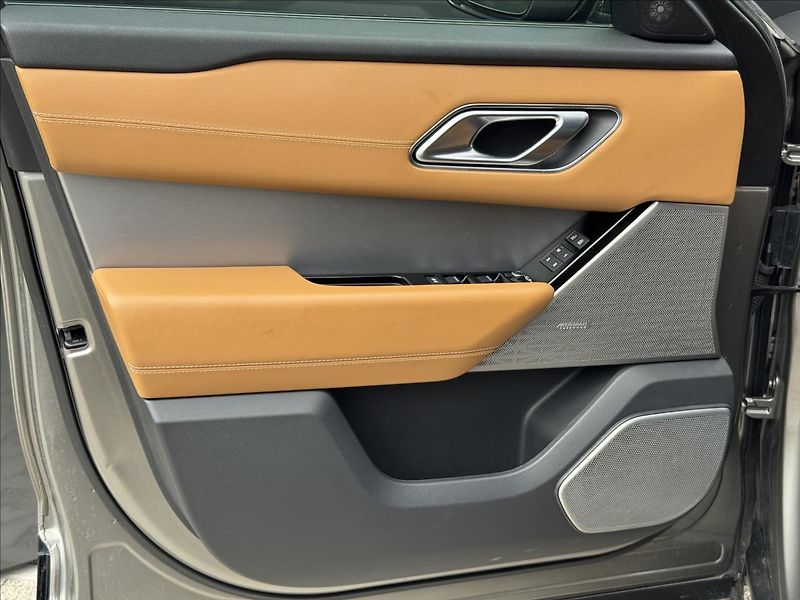 Land Rover Range Rover Velar 3,0 P400 R-Dynamic HSE ČR DPH - fotka 31 z 36