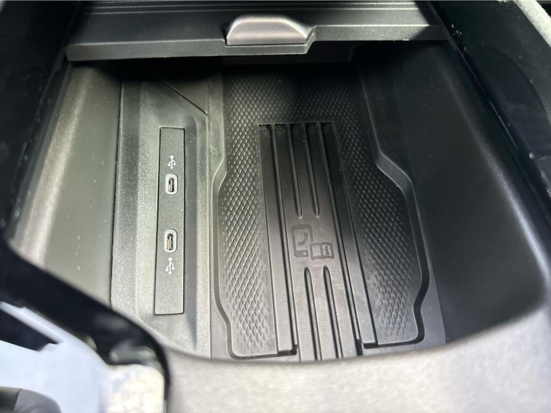 Škoda Superb combi selection 110 kW DSG TDI - fotka 21 z 24
