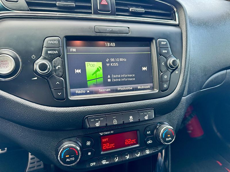 Kia Ceed (2016) 1.6 T-GDI 150kW GT Plus RECARO - fotka 19 z 25