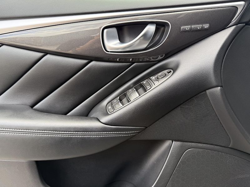 Infiniti Q50 2,2 Diesel 125kW REZERVACE - fotka 21 z 45