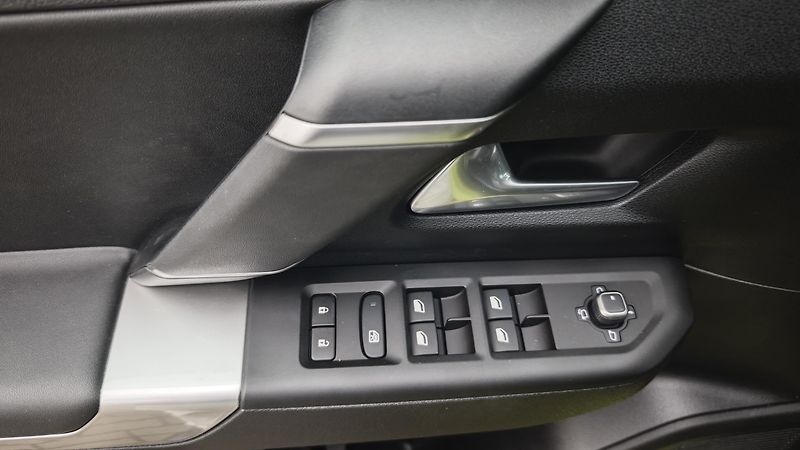 Jeep Compass (2026) First Edition  hybrid 145PS AT - fotka 11 z 31
