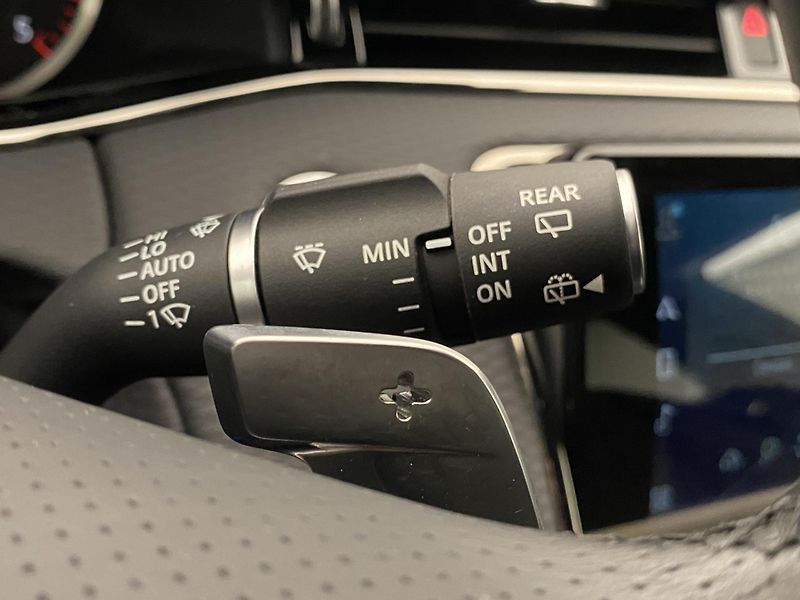 Land Rover Range Rover Evoque D200 R-DYNAMIC AWD AUT  - fotka 22 z 41