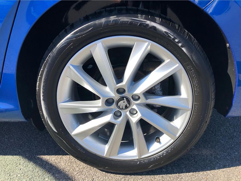 Škoda Scala 1.0 TSi TOP SELECTION - fotka 14 z 28