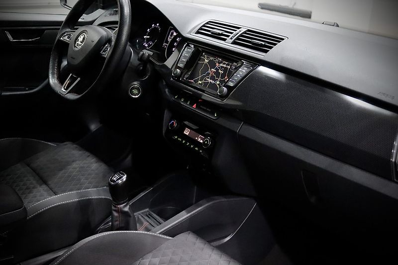 Škoda Fabia 3 Combi 81 kW Monte Carlo - fotka 13 z 31