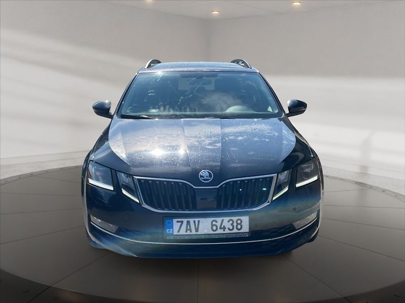 Škoda Octavia 2,0 TDI Style 4x4 AT - fotka 2 z 11