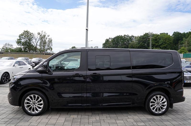 Ford Tourneo Custom 2.0 EcoBlue 4x4 Titanium/Autom - fotka 3 z 48
