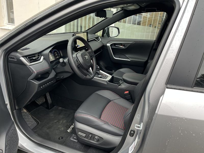 Toyota RAV4 2.5 PHEV Selection - fotka 13 z 33