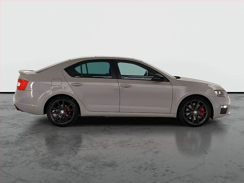 Škoda Octavia (2014) RS 2.0 TSI, Bi-Xenony - fotka 6 z 22