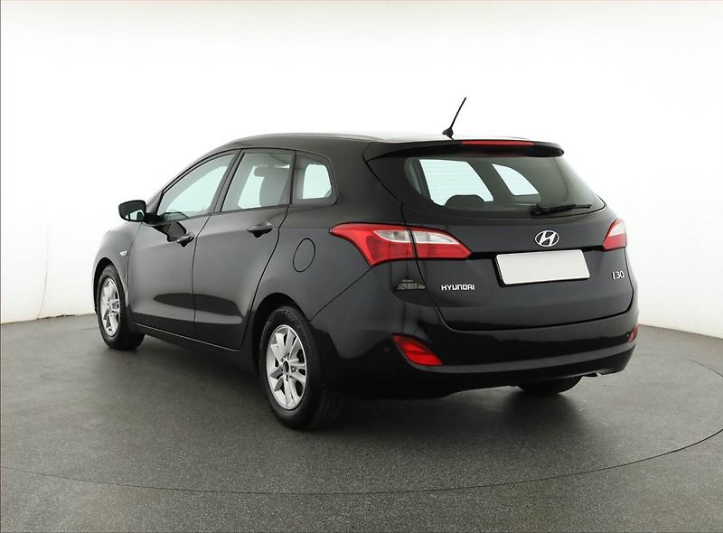 Hyundai i30 (2015) Comfort 1.6 GDI, Serv.kniha - fotka 4 z 16