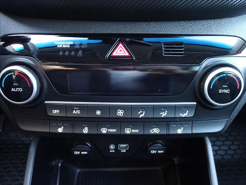 Hyundai Tucson 1,6T- GDi 130kW Trikolor - fotka 35 z 58