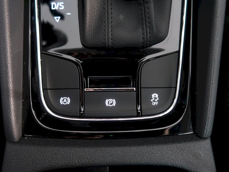 Škoda Kodiaq (2023) L&K 2.0TSI 140KW 4x4 DSG TAŽNÉ - fotka 36 z 47
