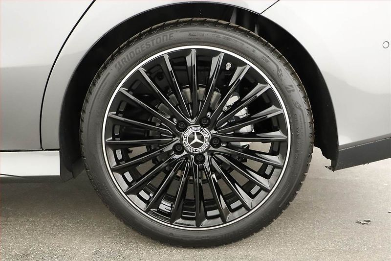 Mercedes-Benz CLA (2025) 180 d, AMG Line - fotka 12 z 24