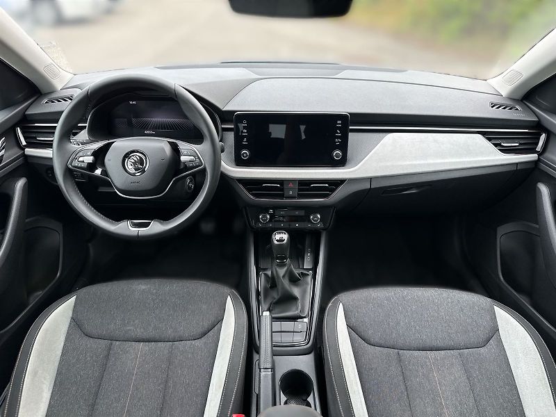 Škoda Scala (2024) 1.0 TSI Top Selection - fotka 5 z 32