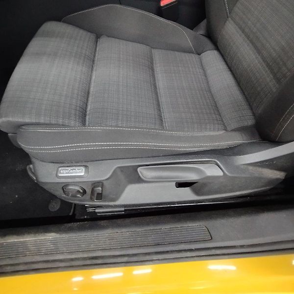 Volkswagen Passat (2021) 2,0 TDi - Business - 1 Majitel - fotka 6 z 8