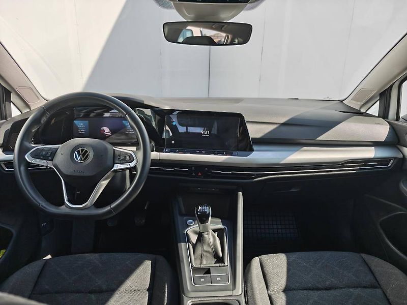 Volkswagen Golf Life 6G 1,0TSi - fotka 10 z 22
