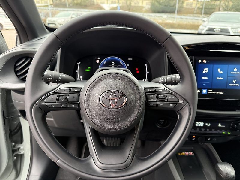 Toyota Aygo 1.5 Hybrid MC26 Style Smart - fotka 16 z 23