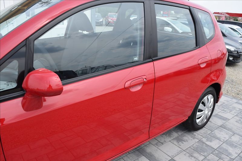 Honda Jazz 1,3 i 57KW NOVÁ STK BEZ KOROZE - fotka 8 z 45