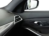 BMW Řada 3 330i xDrive Touring - náhled 16