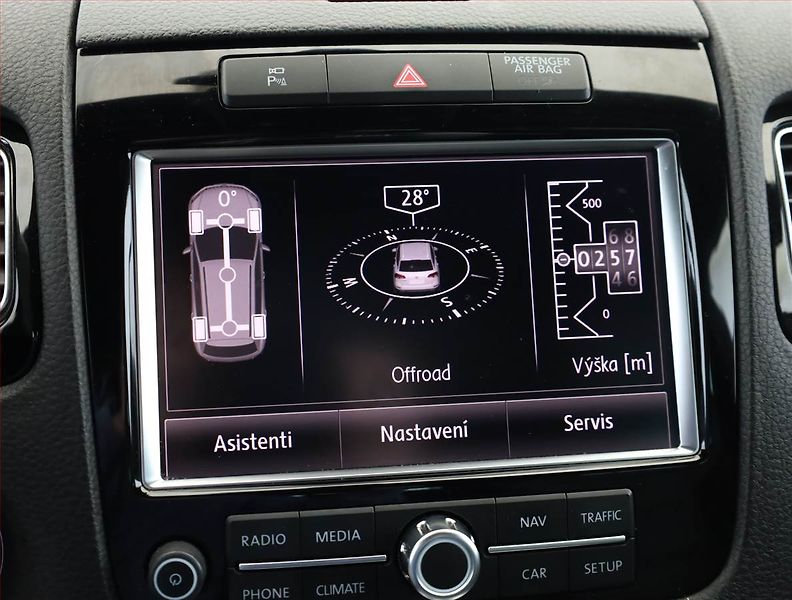Volkswagen Touareg (2011) 3.0 TDI, 4X4, Automat - fotka 15 z 21