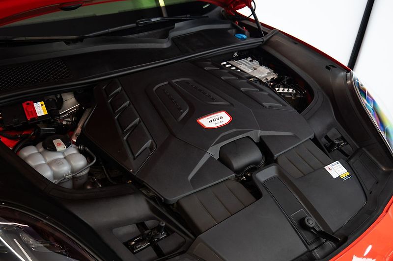 Porsche Cayenne Turbo Coupe Approved/Ceramic/B - fotka 19 z 22