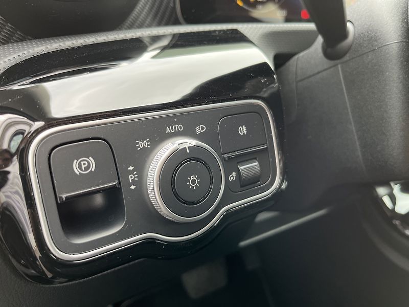 Mercedes-Benz Třídy A A-Třída 200 Progressive Advanc - fotka 12 z 21