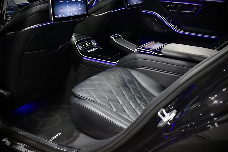 Mercedes-Benz Třídy S 580 Long 4Matic V8 370 kW - fotka 16 z 43