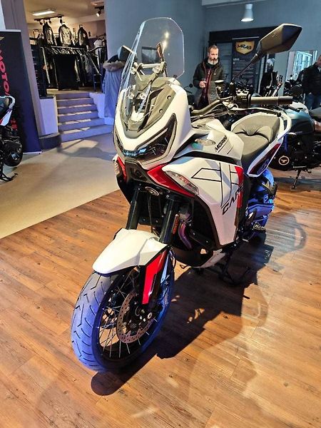 Moto Morini (2026) X-Cape 1200 NOVINKA 2026 - fotka 1 z 6