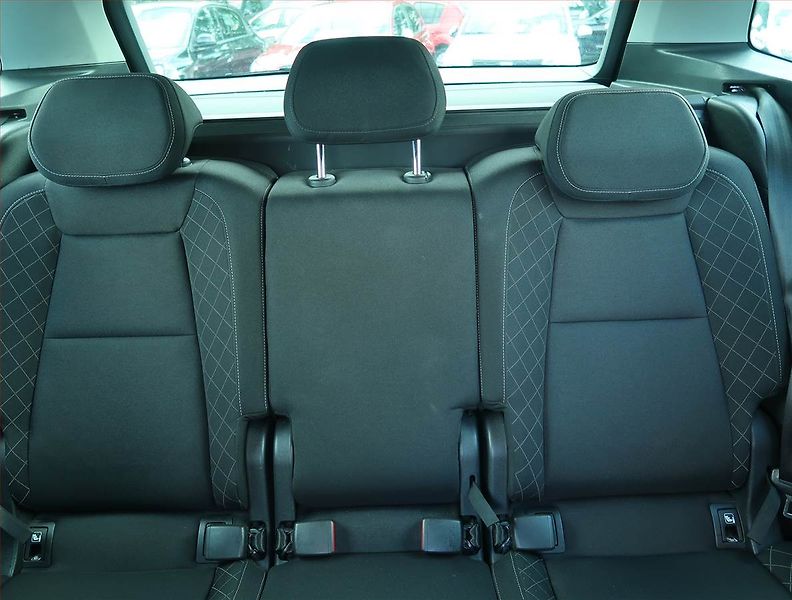 Škoda Karoq (2018) Style 1.6 TDI, Automat, Navi - fotka 10 z 21