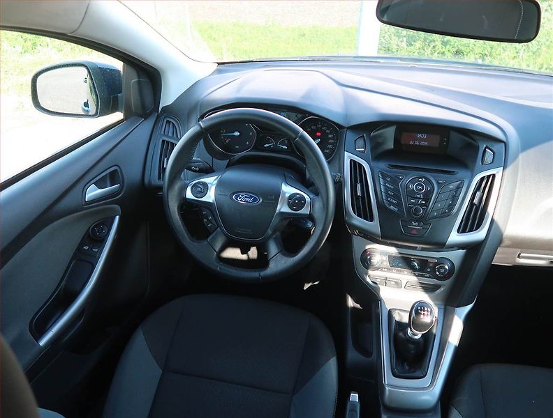 Ford Focus (2011) 1.6 TDCi, po STK, Tažné - fotka 7 z 15
