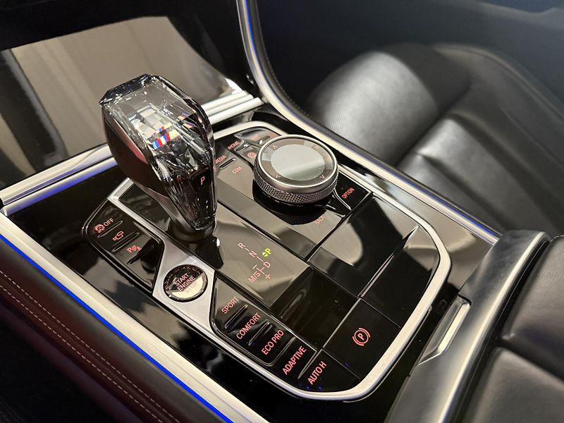BMW Řada 8 (2021) 840 XD M-PAKET LASER HUD K360! - fotka 39 z 49