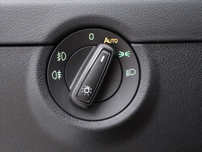Škoda Octavia 1,4 TSI 103kW Elegance+ Xenon - fotka 15 z 32